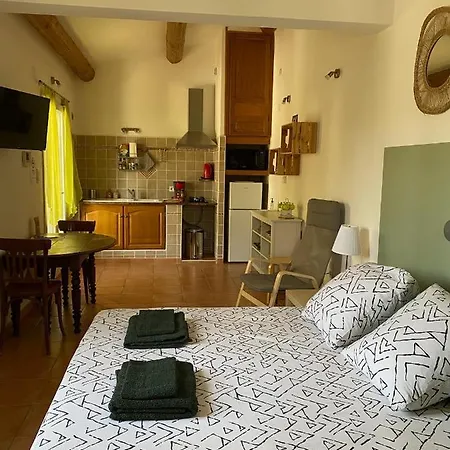 Les Celestins - Independants Bed & Breakfast *